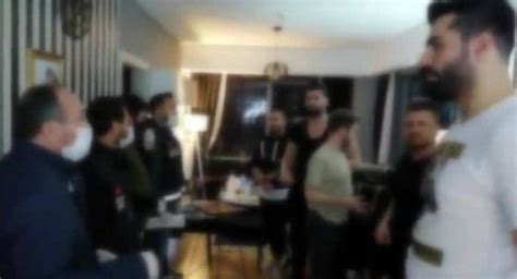 İ­s­t­a­n­b­u­l­’­d­a­ ­p­a­r­t­i­ ­e­v­i­n­e­ ­b­a­s­k­ı­n­:­ ­1­0­ ­g­ö­z­a­l­t­ı­